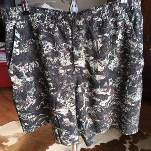 Lululemon Men’s 9” pace breaker shorts XL liner removed